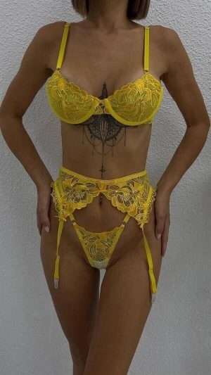 Avery Set